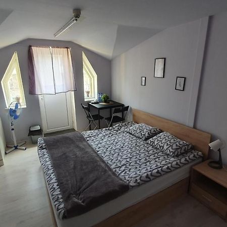 Appartement Стаи За Гости Sun House à Varna Extérieur photo