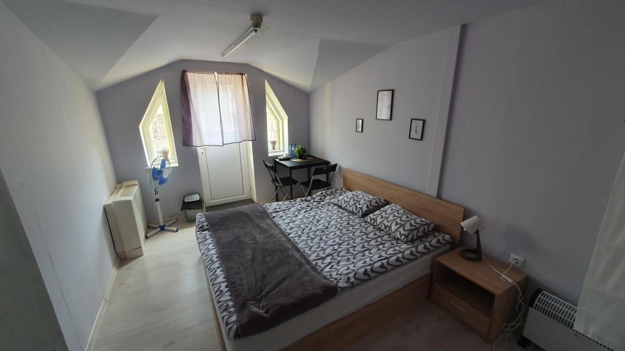 Appartement Стаи За Гости Sun House à Varna Extérieur photo