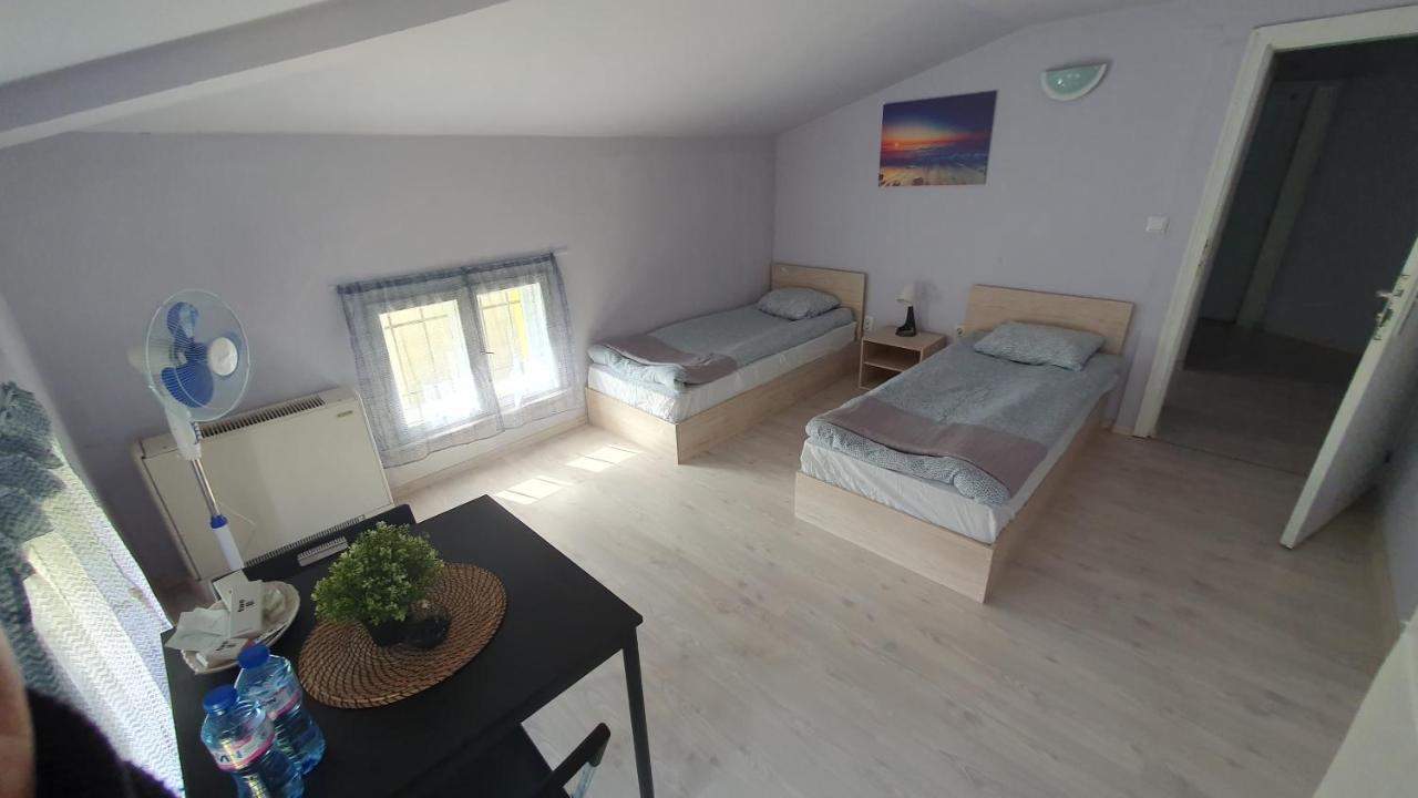 Appartement Стаи За Гости Sun House à Varna Extérieur photo