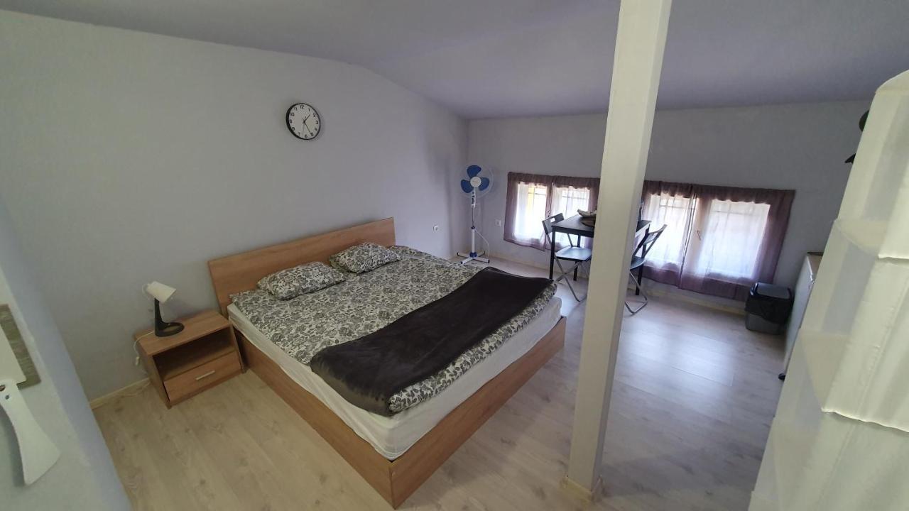 Appartement Стаи За Гости Sun House à Varna Extérieur photo