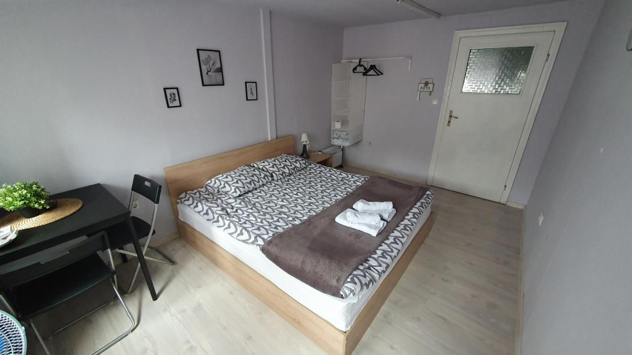 Appartement Стаи За Гости Sun House à Varna Extérieur photo