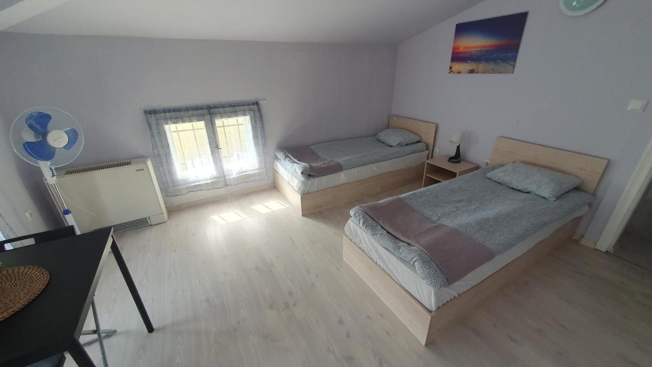 Appartement Стаи За Гости Sun House à Varna Extérieur photo