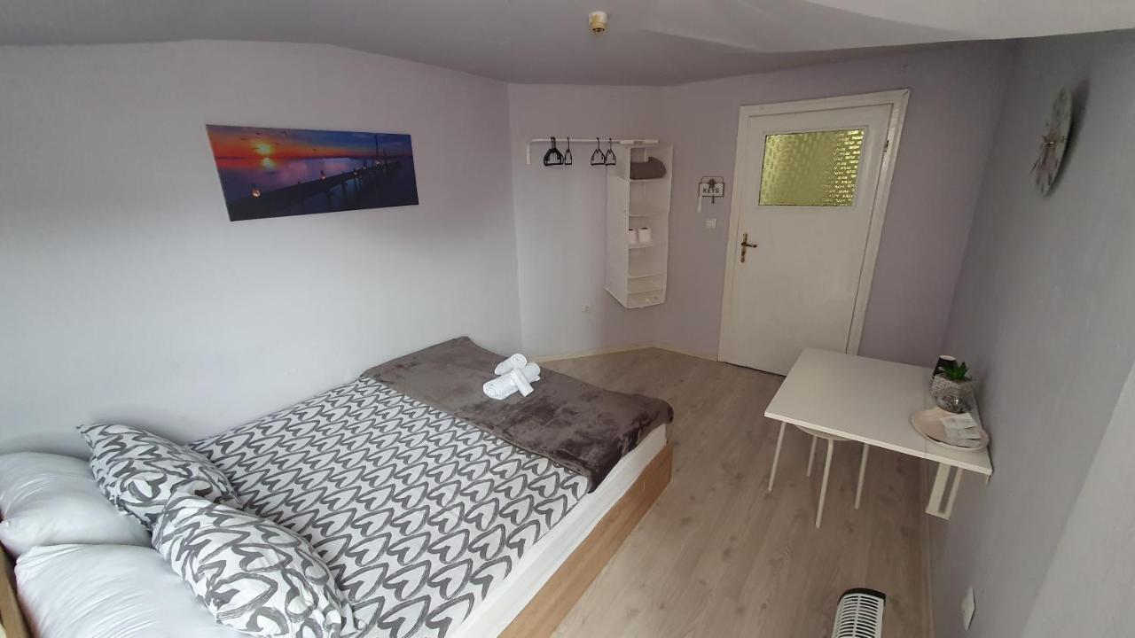 Appartement Стаи За Гости Sun House à Varna Extérieur photo